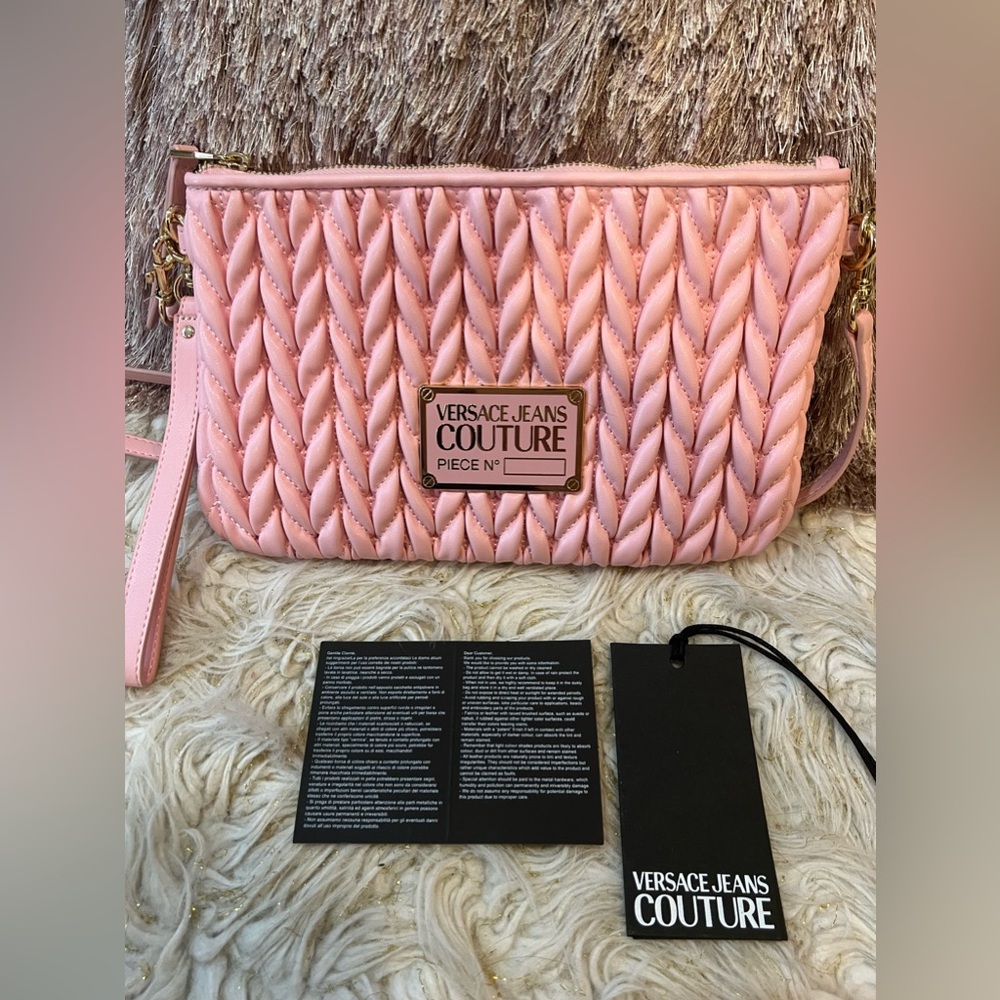 VERSACE Jeans Couture Logo
Plaque Crunchy Quilted
Crossbody Bag Pink/Gold